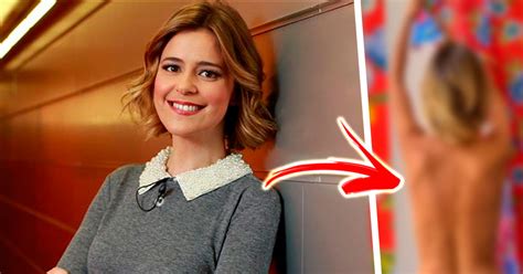She is an actress, known for ricochete (2006), fear factor (2004) and pequenos gigantes (2015). Leonor Poeiras fotografada sem roupa "linda traseira ...