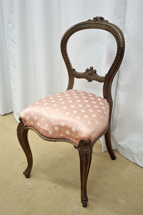 These dining chair are trendy and can fit into every decoration style. Six Victorian Walnut Balloon Back Dining Chairs For Sale ...
