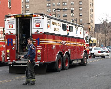 R001s Fdny Outstanding Rescue Company 1 Fire Truck New Flickr