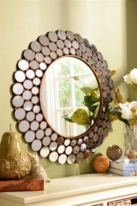30 Ways To Decorate Your Circle Mirror With Garland