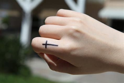 50 Cross Tattoo Ideas To Try For The Love Of Jesus