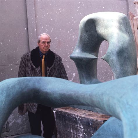 Moore's works are usually suggestive of the female. Henry Moore - Wikiquote