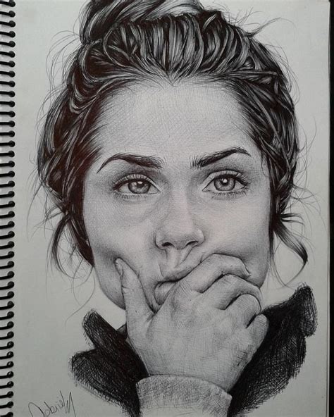 Brazilian Artist Draws Portraits With Only A Ballpoint Pen That Look Extremely Realistic Hojas