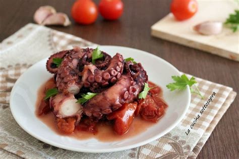 Polpo in umido al pomodoro | Pomodori, Ricette e Idee ...