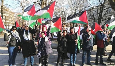 Konflik antara israel dan palestina telah berlangsung sejak lama. Warga Palestina Polandia gelar aksi unjuk rasa protes Deal ...