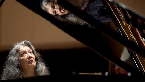 Piano … перевести эту страницу. Martha Argerich en Plaza Vaticano interpretando Chopin