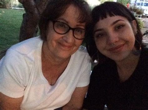This Grandmother Sends Her Granddaughter Daily Selfies And Omg Selfie Granddaughter Her