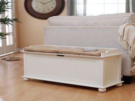 50 Stylish Bedroom Bench To Keep Your Bedroom Orderly And Neat