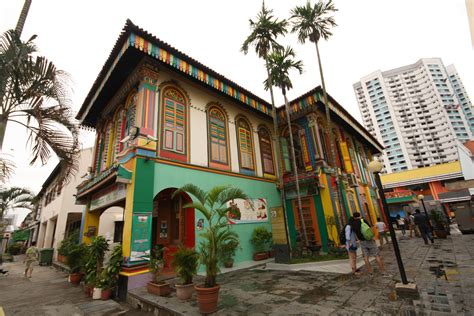 Love the colourful architecture in #Singapore. A vibrant, exciting city