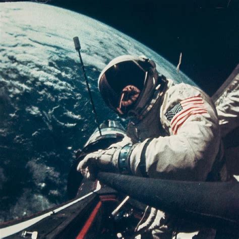 Oneliners Self Portrait By Buzz Aldrin Gemini 12 🌍 1966