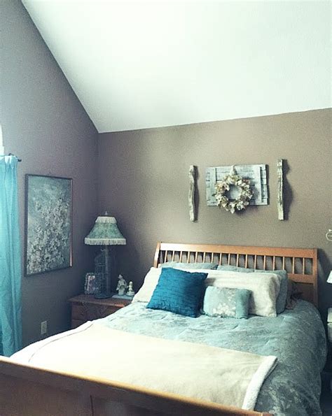 Paint your ceiling with dark or bold pattern. Master Bedroom Decorating Ideas~Room by Room~Our Crafty Mom
