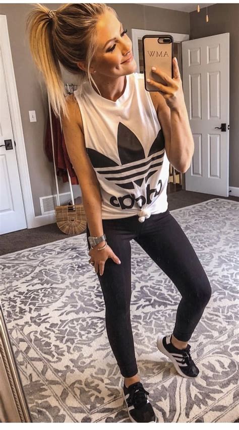 Pin By Andy Galindo On Sneakers Day Cute Workout Outfits Athleisure