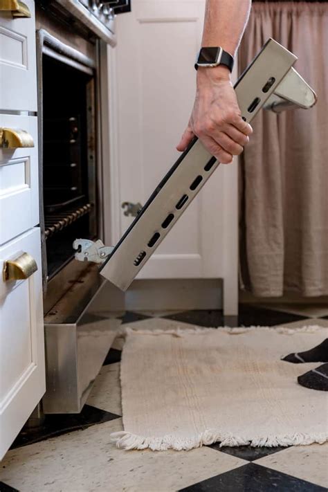 Yours will probably be too. How to Clean Oven Door Glass. (Even In Between) in 2020 ...