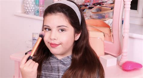 9 Kids Under The Age Of 15 That Are Better At Makeup Than You Daily