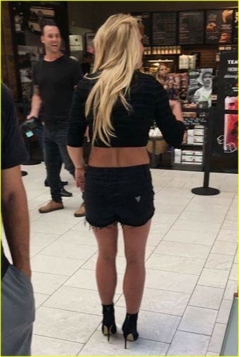 Britney Spears Hits The Mall With Ellen Degeneres Photo 3745676