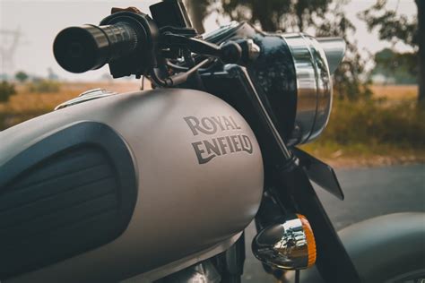 The biggest update here comes with the addition of the tripper navigation system. 500+ Royal Enfield Wallpapers HD | Download Free Images ...