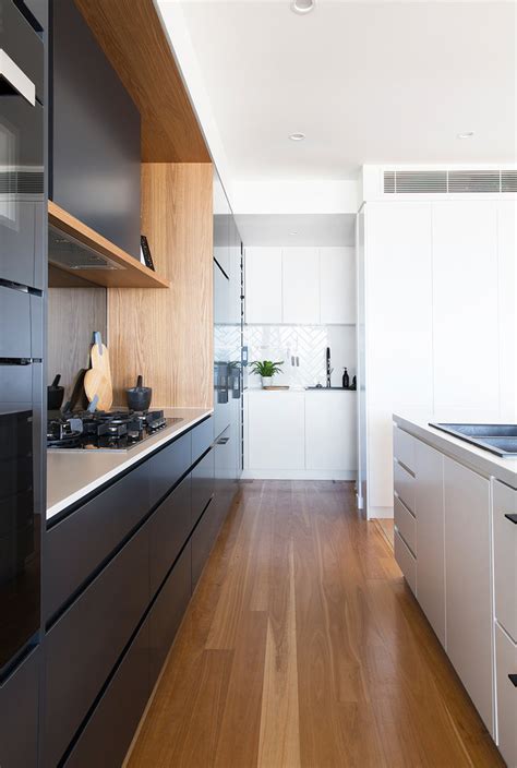 Check spelling or type a new query. Donna Guyler Design - Beach Style - Kitchen - Gold Coast ...