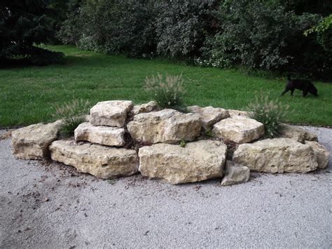 Whether you want inspiration for planning a landscaping renovation or are building a designer landscaping from scratch, houzz has 1,076 images from the best designers, decorators, and architects in the country, including sudbury design group and pat brodie landscape design. limestone boulders landmark landscapes a lincoln ...