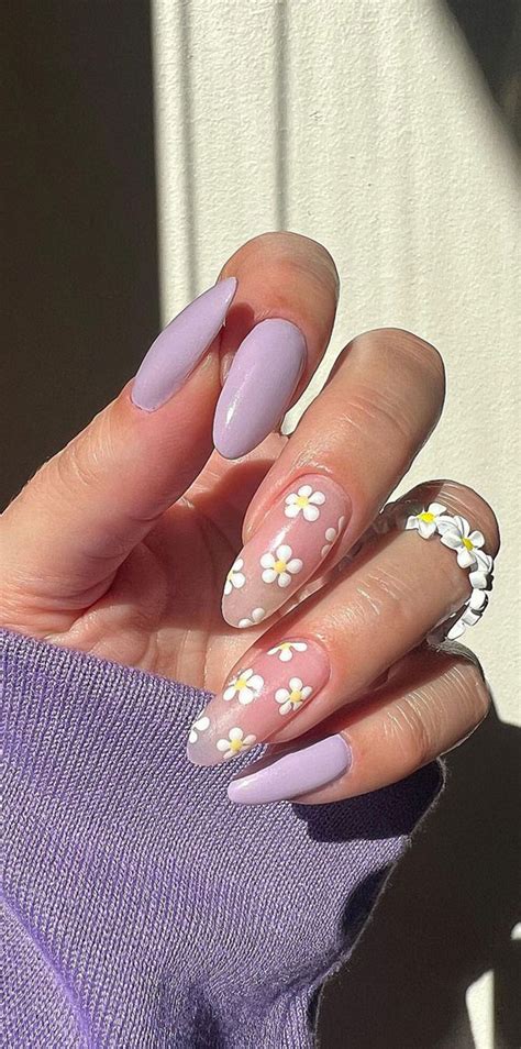 Your Nails Deserve These Floral Designs Lilac Daisy