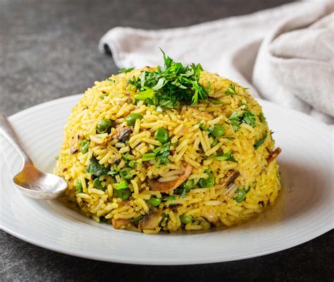 Just two ingredients and you have a moist delicious cake. Mushroom & Peas Pilau - Farmiken
