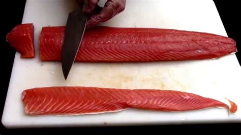 How To Properly Cut Salmon Into 4 Oz Restaurant Portion Youtube