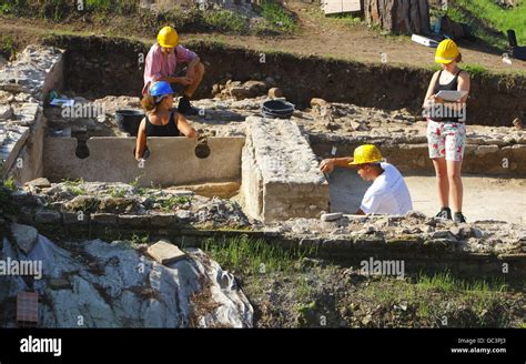 Ancient Rome Toilet Hi Res Stock Photography And Images Alamy