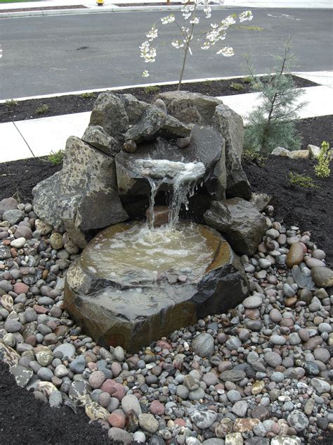 Whether you have a big or small space, there are different ways you can incorporate a water feature. Garden Design with Small Water Fountains ^_^ Small Front ...