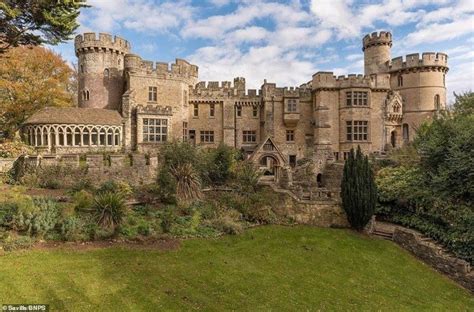 1080 Devizes Castle For Sale In Wiltshire England — Captivating Houses