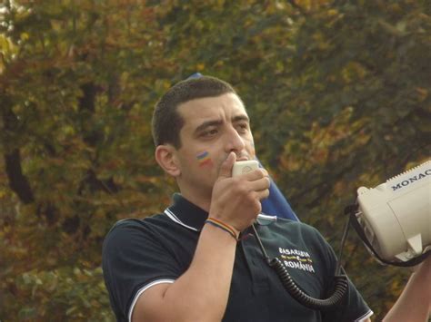 Așteptăm un răspuns de la clasa politică, nu jandarmi și bâte. Și eu sunt George Simion! Protest - Scrisoare deschisă împotriva noii interdicții date lui ...