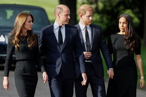 Prince Harry Meghan Join William And Kate On Windsor Walkabout Reuters