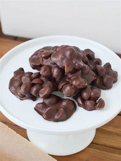 Perfect for anyone who loves chocolate: How To Make Fantastic Chocolate Covered Macadamia Nuts ...