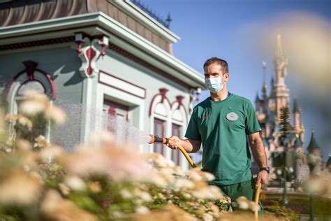 Interactive tools, including maps, epidemic curves and other charts and graphics, with downloadable data, allow users to track and explore the latest trends. COVID-19: Reapertura Disneyland Paris el 15/7/2020 - Foro ...