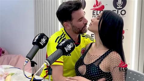 Elopodcast Showing Him Ass In A Horny Interview With Ambar Prada Xxx Videos Porno Móviles