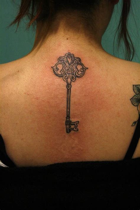 TATUAGGI: chiave antica, foto e significato