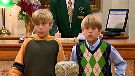 Nonton The Suite Life Of Zack Cody Season 1 Episode 4 Hotel