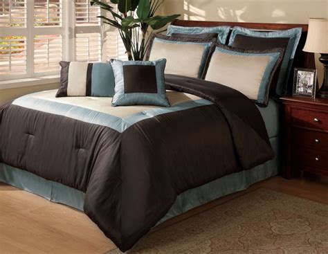 The collection features everything from sheets to pillows and even mattresses, but one of our favorite pieces is this down comforter. Bond No. 9 Luxury Hotel Blue 8 Piece Comforter Set