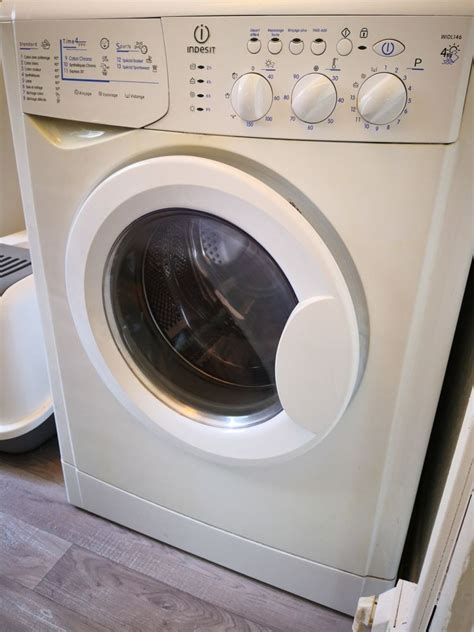 Le premier se charge sur le dessus la machine à laver séchante fait frémir les femmes et hommes en charge des lessives à la maison. Machine A Laver Indesit 4 Kg Mode Demploi