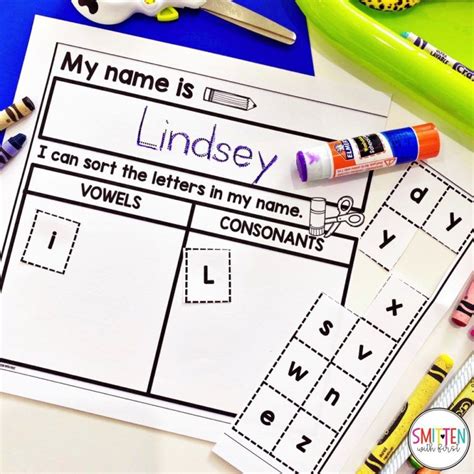 Editable Name Worksheets to practice reading, tracing, and writing
