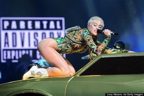 Miley Cyrus Bangerz Tour Twerking Singer Spits Water At Fans During Concert Video Huffpost Uk