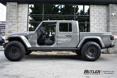 Jeep Gladiator With 17in Black Rhino Carbine Wheels Exclusively From