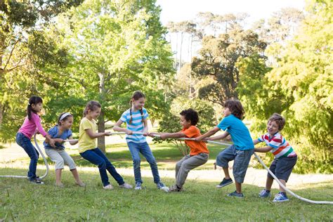 En juntines tenemos nuevas ideas que ofreceros, ¡hay muchísimos juegos para hacer aire libre! Divertidas actividades al aire libre para hacer con tus hijos este verano | Me lo dijo Lola