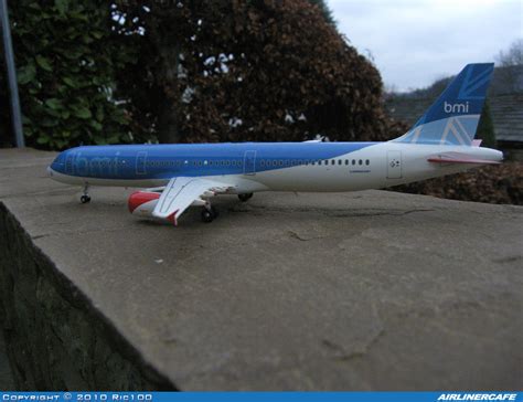 Revell Airbus A321 6313 Airlinercafe
