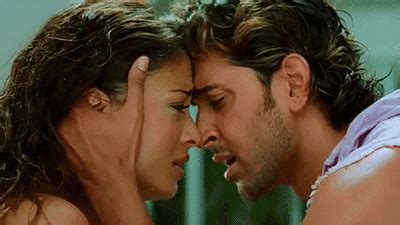 Aishwarya Rai Deep Smooch Withr Hrithik Bollywood Kissing Hot Gifs