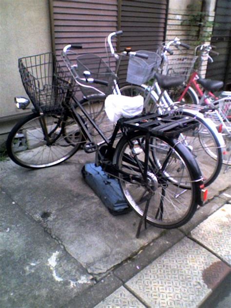 近所でみかけた実用車 バネットの自転車と卓球とお大師さま