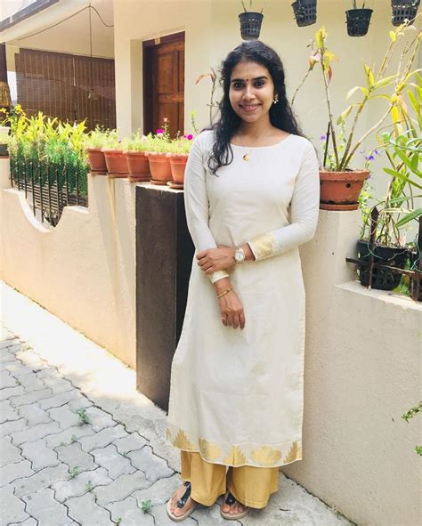Check out gowri nandha's latest news, age, photos, family details, biography, upcoming movies, net worth, filmography, awards, songs, videos, wallpapers and much more about. Gowri Nandha - Cine Online Photos