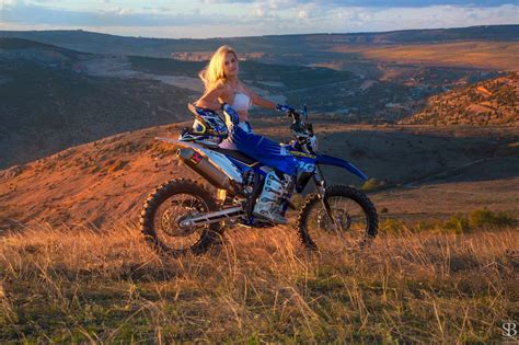 The bike easily takes on rocks, mud, dirt, and gravel even children as young as 6 handle this bike like a pro almost immediately. Wearing Stilettos on a Dirt Bike Shows How Badass Russian ...