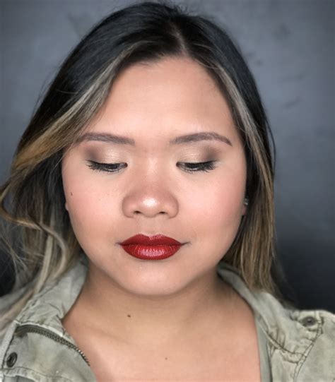 Brown Eye With Red Lip