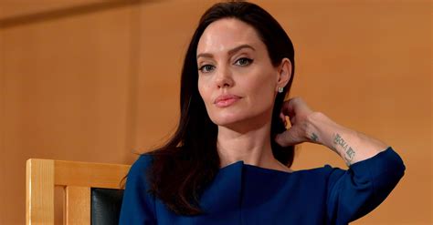 Joven De 19 Años Se Operó Para Parecerse A Angelina Jolie Y Este Fue El