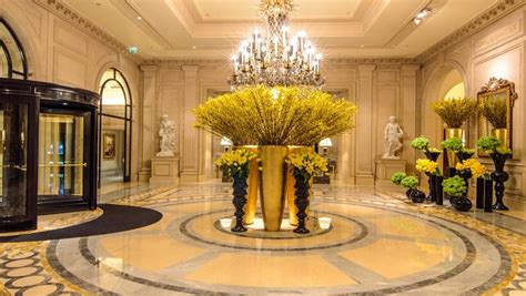 Be Inspired By These Best Luxury Hotel Lobby Designs