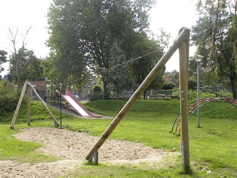 Dennis, leg de kabelbaan stil. Speeltuin | WSV De Hoven